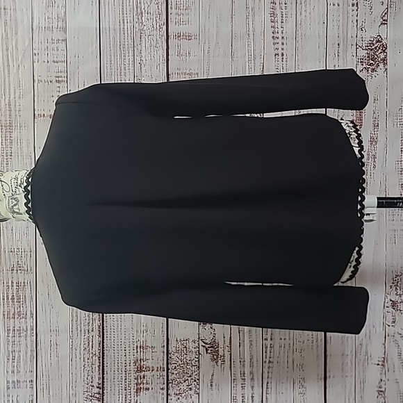 H&M cropped snap front blazer - Picture 6 of 8